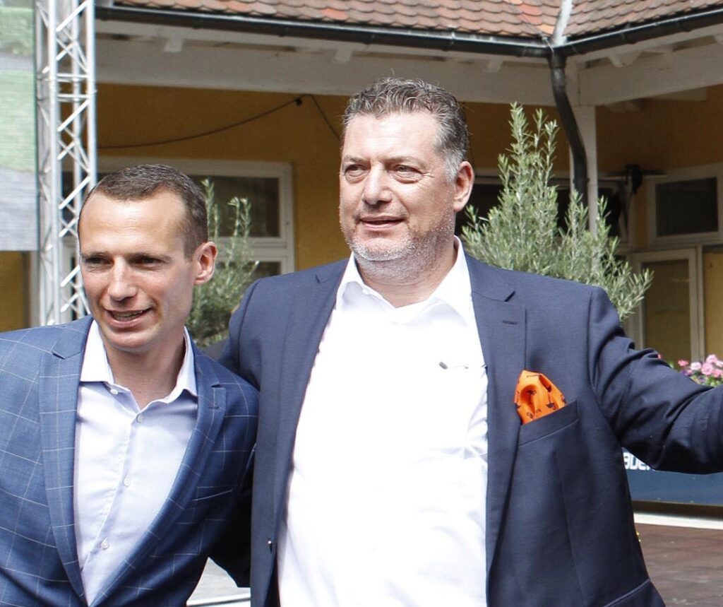 DEBUT FÜRS NEUE UMFELD