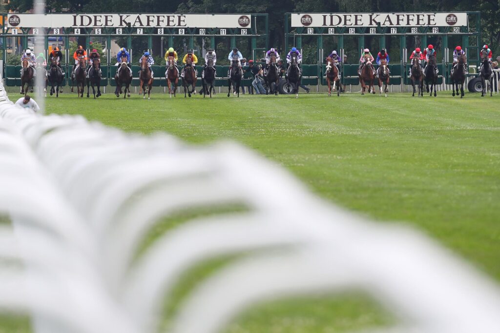 DERBY – VIER RAUS