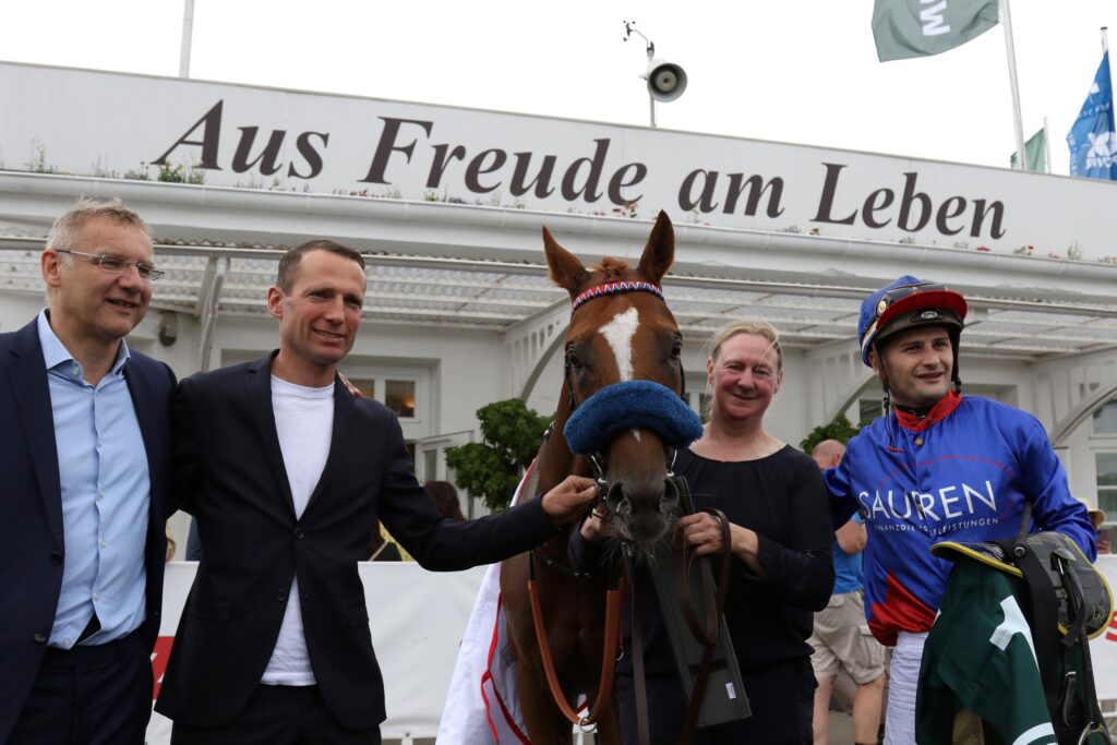 DAS SAGTEN DIE SIEGER