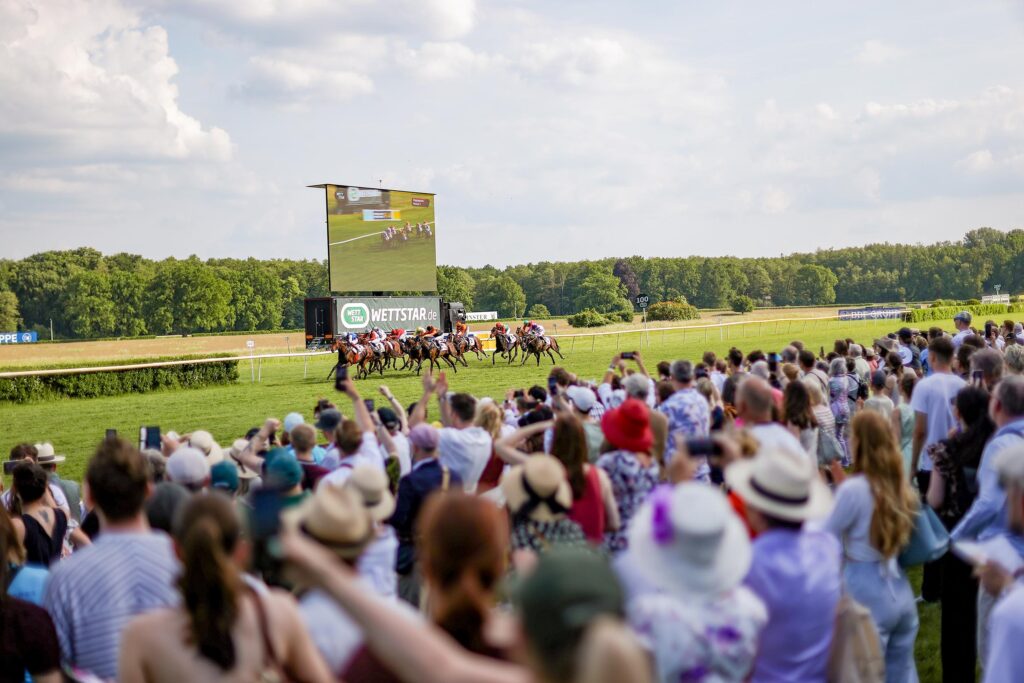 DREIMAL HANDICAP IN BERLIN