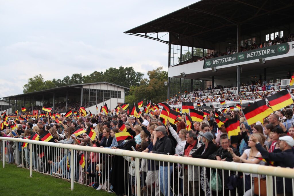 VIER FÜR HOPPEGARTEN